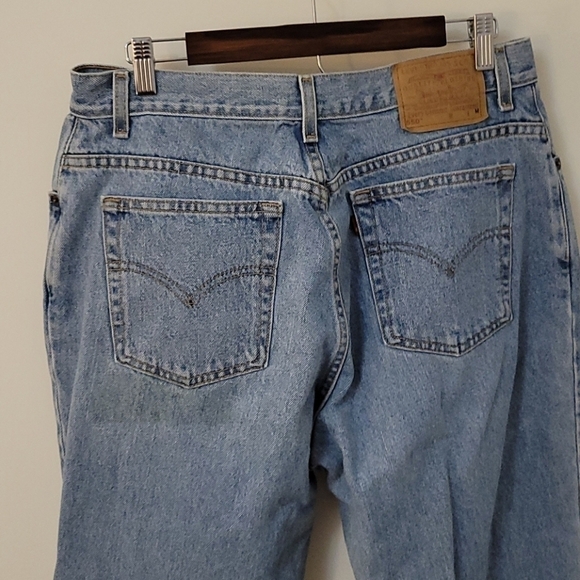 LEVI'S 550 Relaxed High Rise Tapered Leg Baddie Jeans - Picture 3 of 4